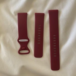 Fitbit versa 4 attach, small + large included